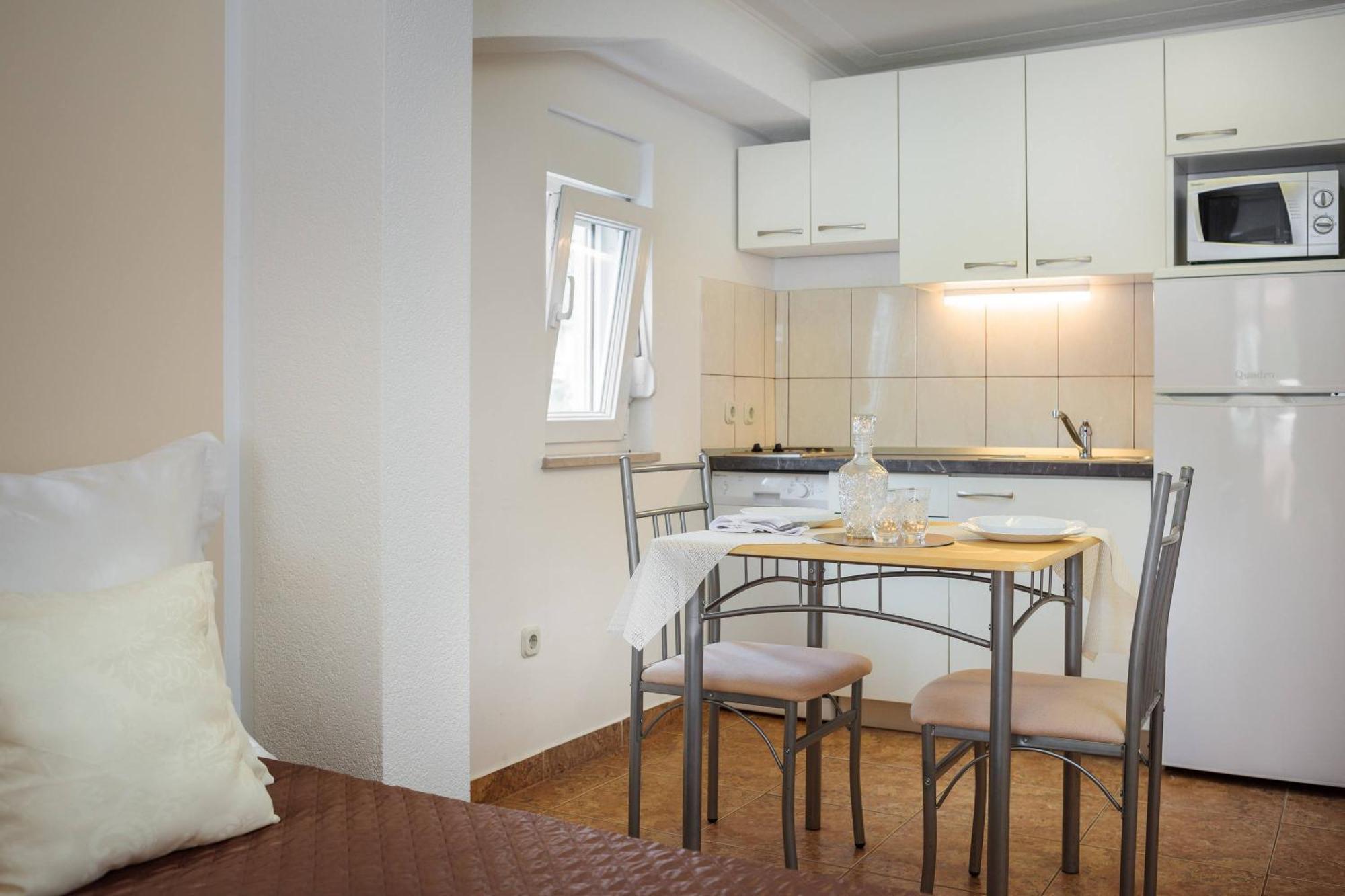 Apartment Krzelj 트로기르 객실 사진